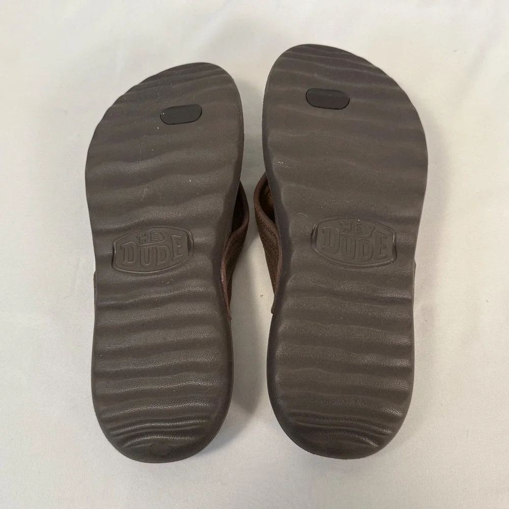 Hey Dude Myers Flip Flops Classic Thong Sandals Mens M8 Brown‎ Leather Strap